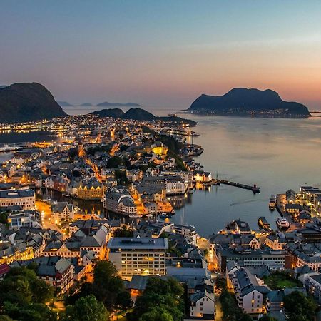 Unik Leilighet I Alesund Sentrum Luaran gambar