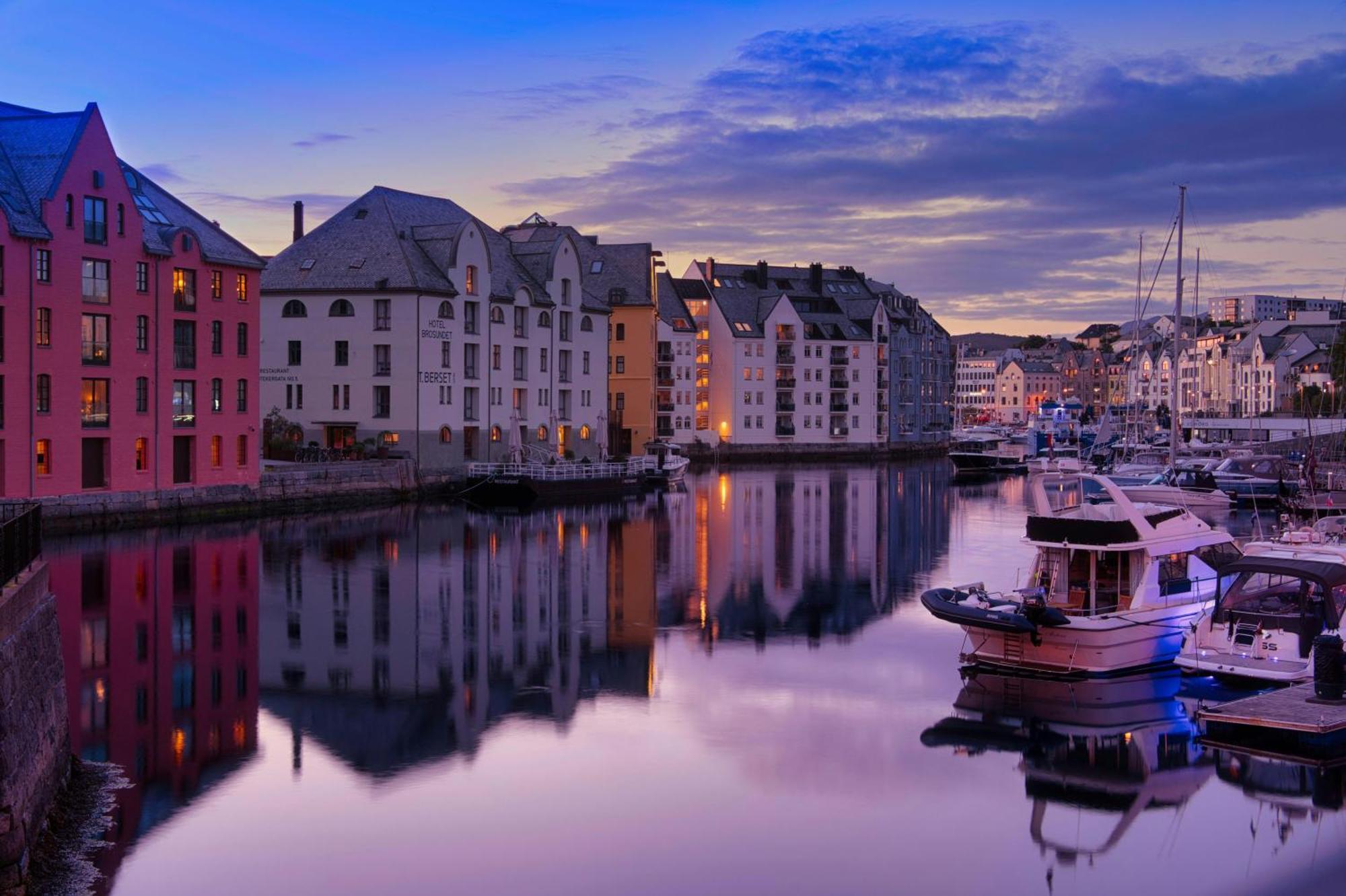 Unik Leilighet I Alesund Sentrum Luaran gambar