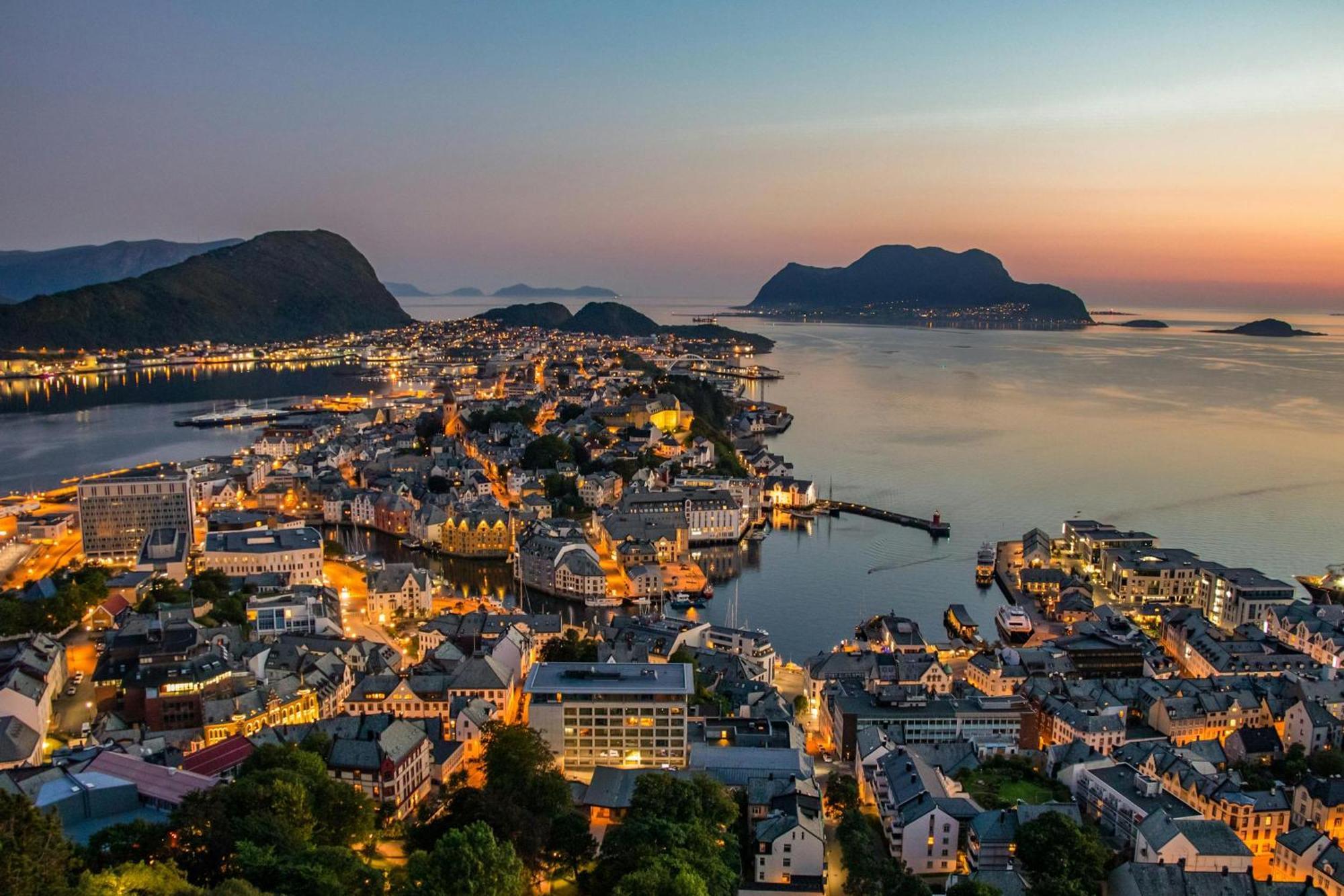 Unik Leilighet I Alesund Sentrum Luaran gambar